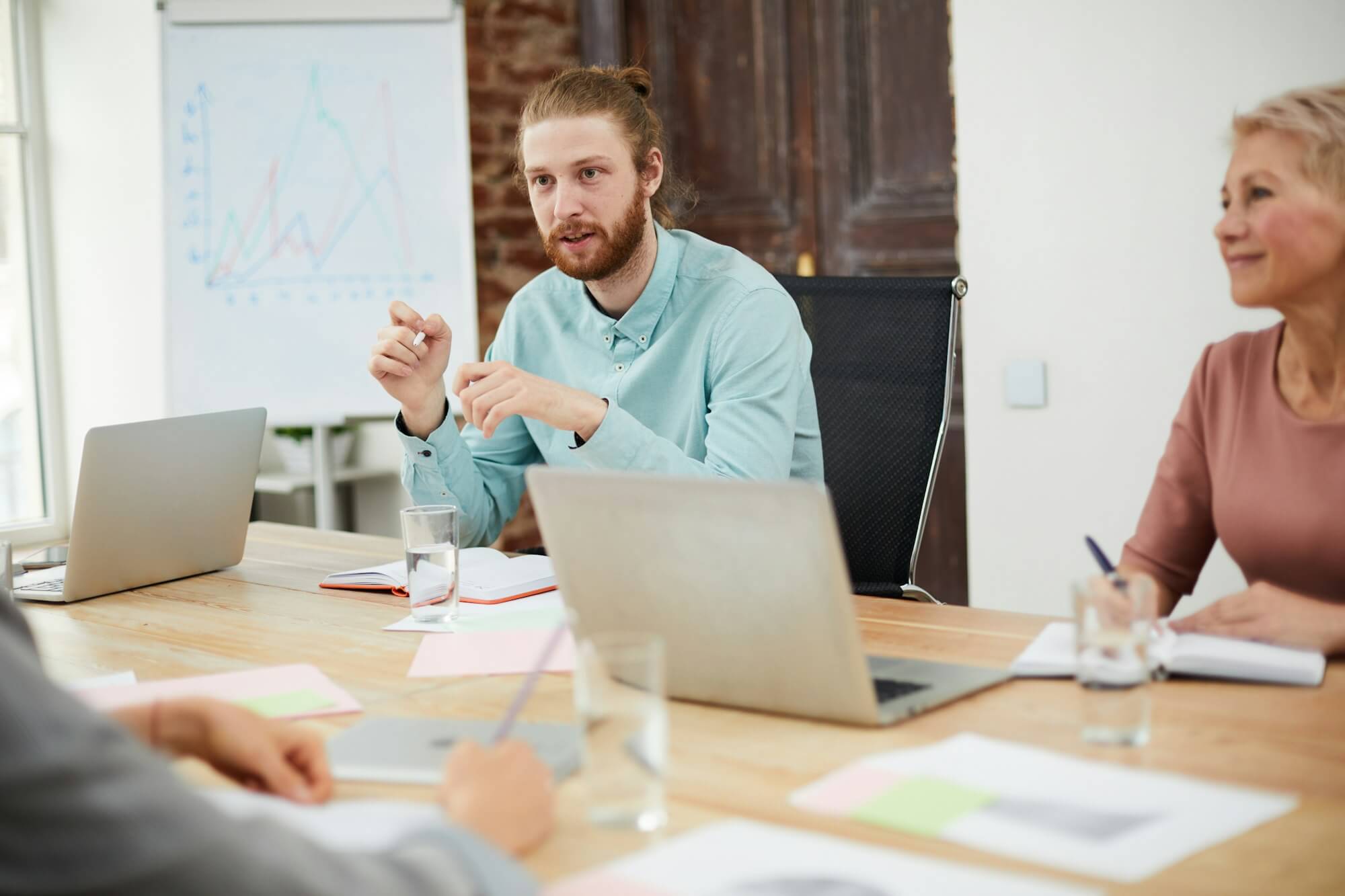 it-consultant-in-meeting.jpg